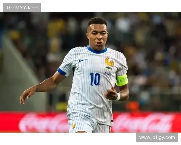 法甲单赛季进球最多的球员纪录保持者分析