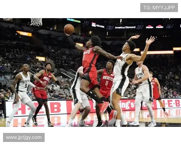 火箭队与马刺队季前赛的全面赛事回顾 火箭队与马刺队季前赛的全面赛事回顾